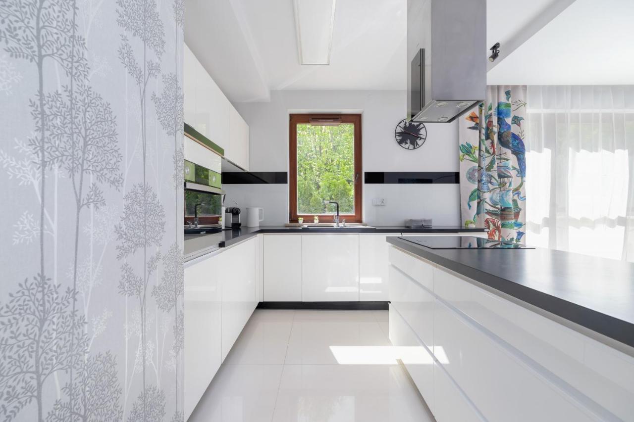 Wonderful Apartment Garden Residence By Noclegi Renters Krasków Exterior foto