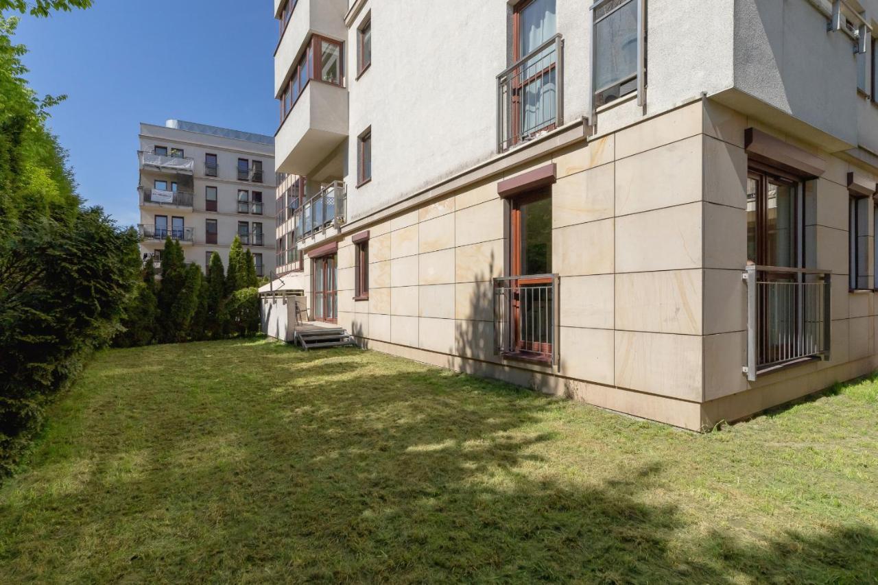 Wonderful Apartment Garden Residence By Noclegi Renters Krasków Exterior foto